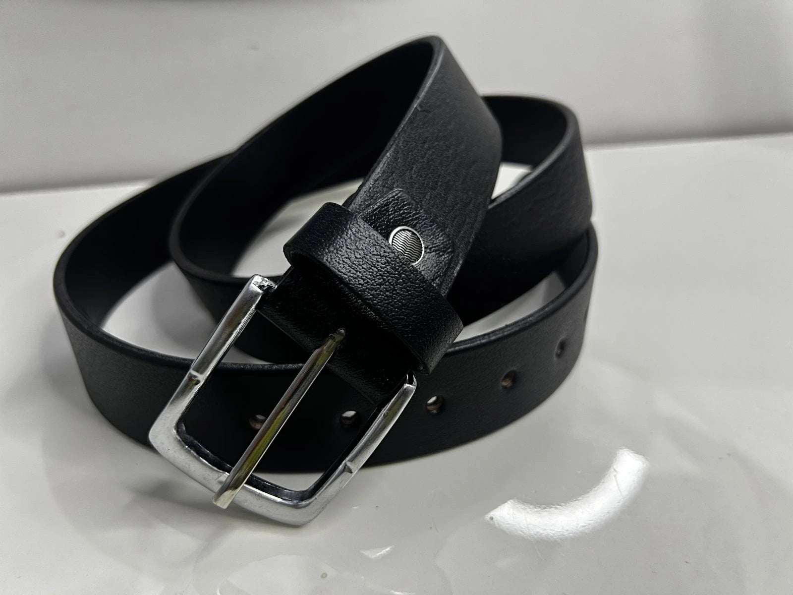 100% Genuine Leather Belt for Men – Classic, Durable & Stylish Everyday Wear